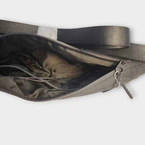 Lululemon Sling Crossbody Bag - Picture 2 of 3